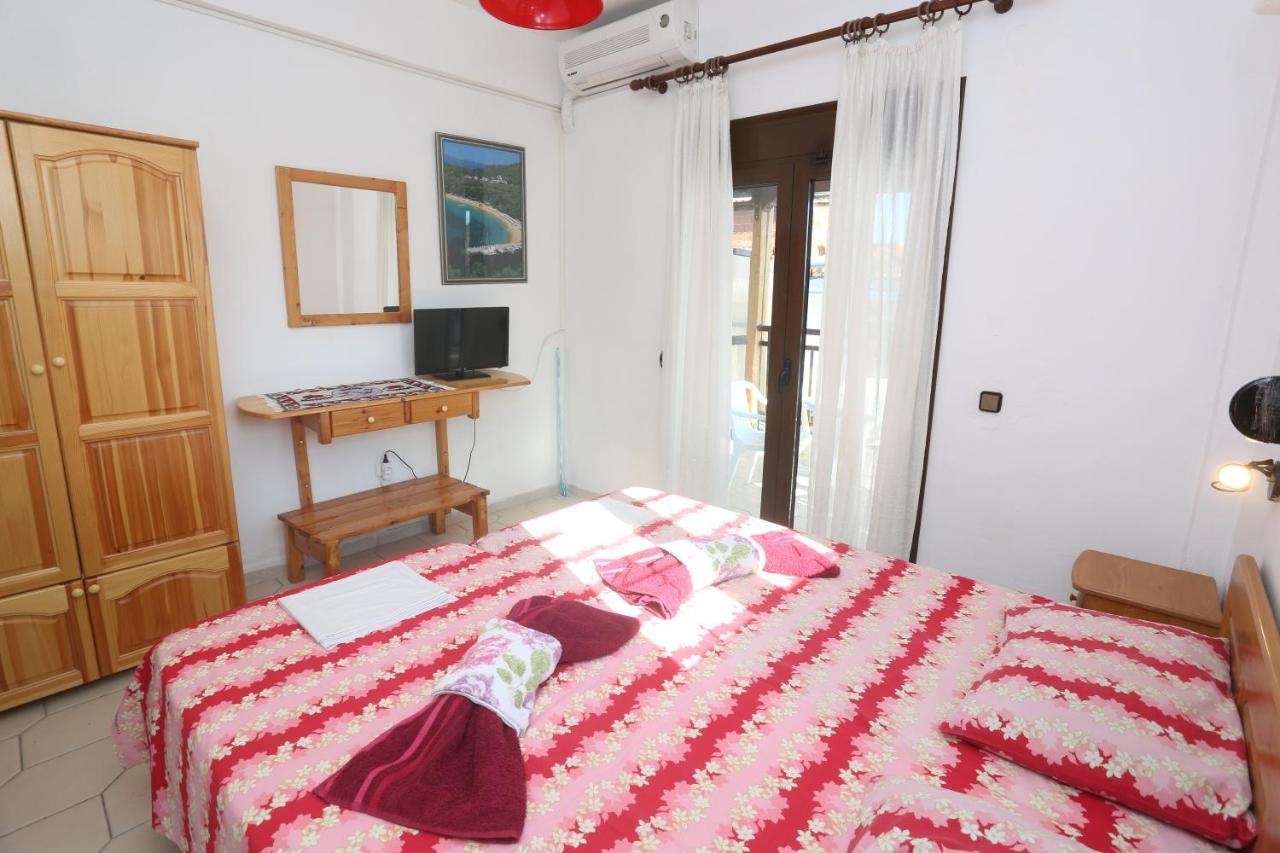 Apartments Villa Castor Pefkochori Exterior photo